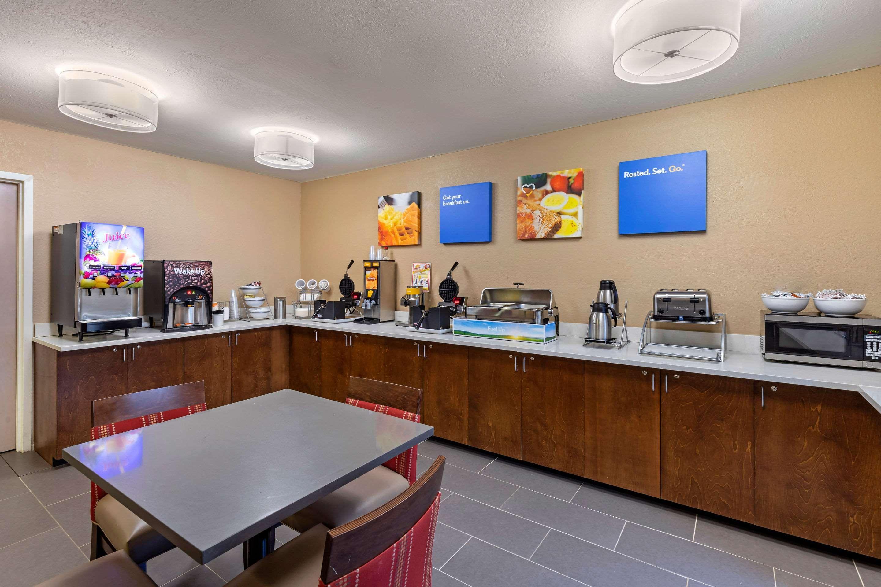 נורת' מירטל ביץ' Comfort Inn N Myrtle Beach Barefoot Landing מראה חיצוני תמונה